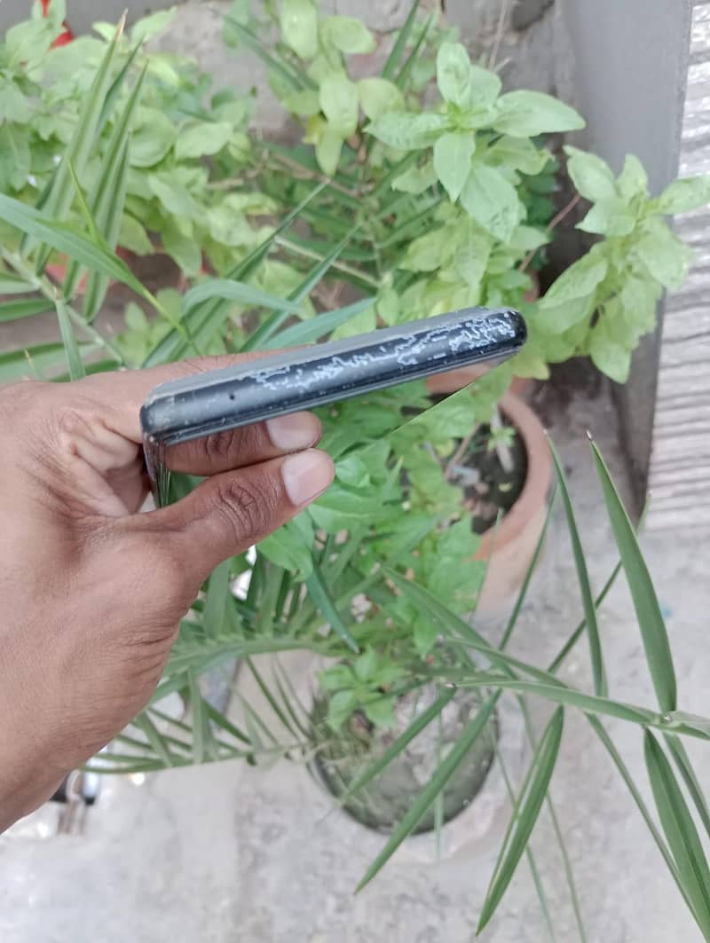 Google Pixel 6 4