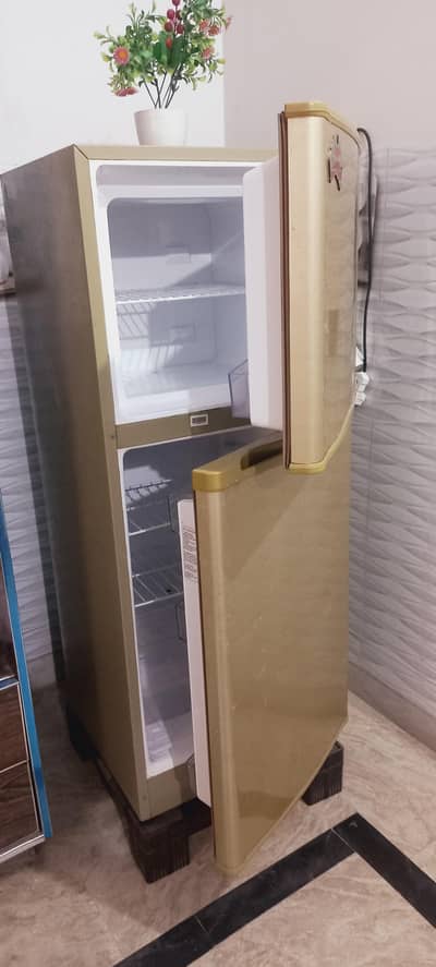 Dawlance Refrigerator for urgent sale