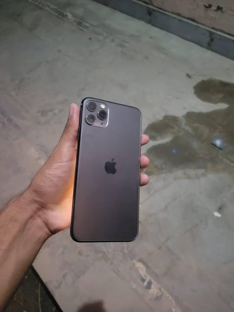 Apple iPhone 11 Pro Max 2