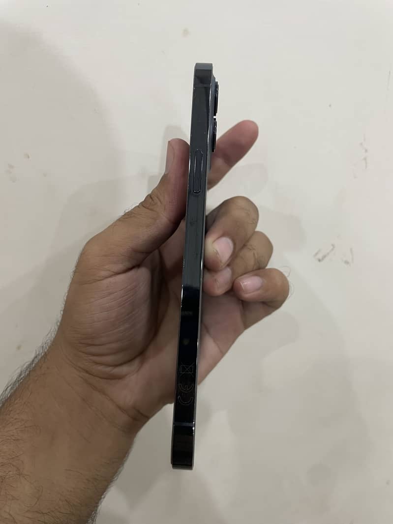 Apple iPhone 12 Pro Max 4