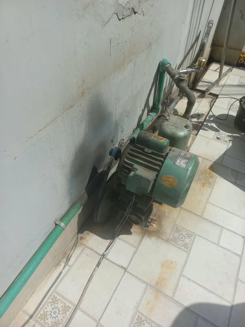 Donkey pump 1