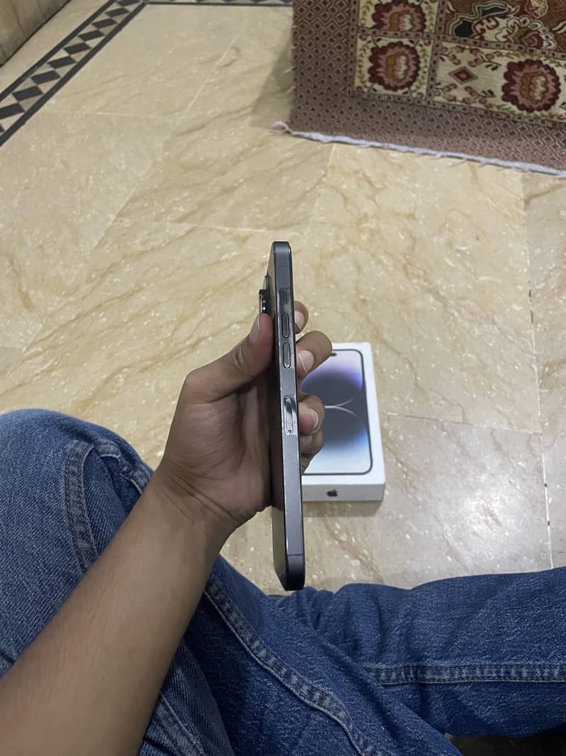 Apple iPhone 14 Pro Max 6