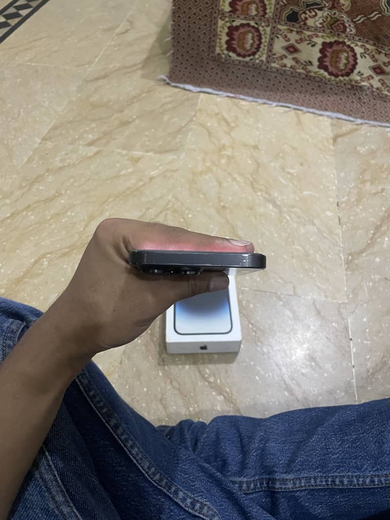 Apple iPhone 14 Pro Max 8