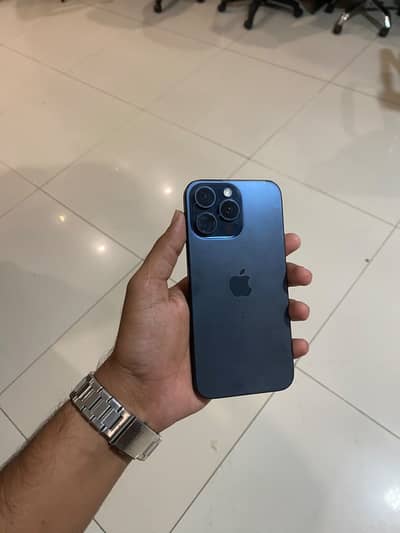 Apple iPhone 15 Pro Max Blue titanium e sim time available 2 months