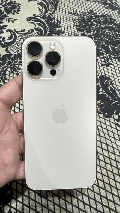 Apple iPhone 16 Pro Max