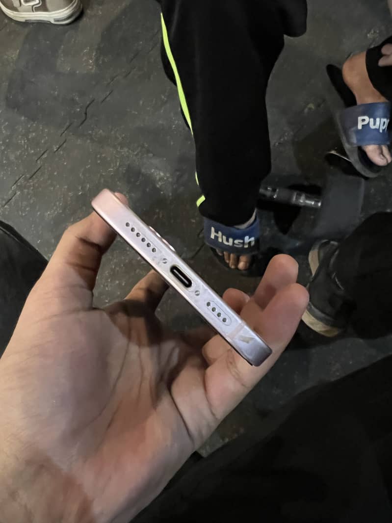 Apple iPhone 15 plus 2