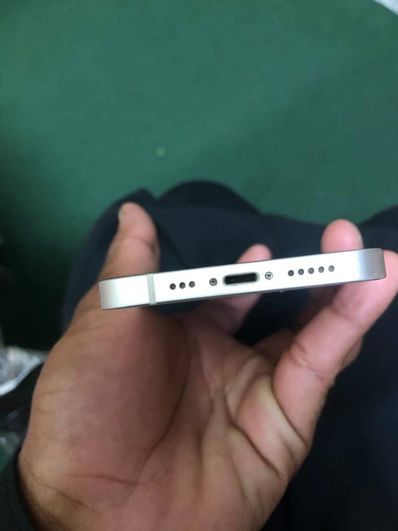 Apple iPhone 12 3