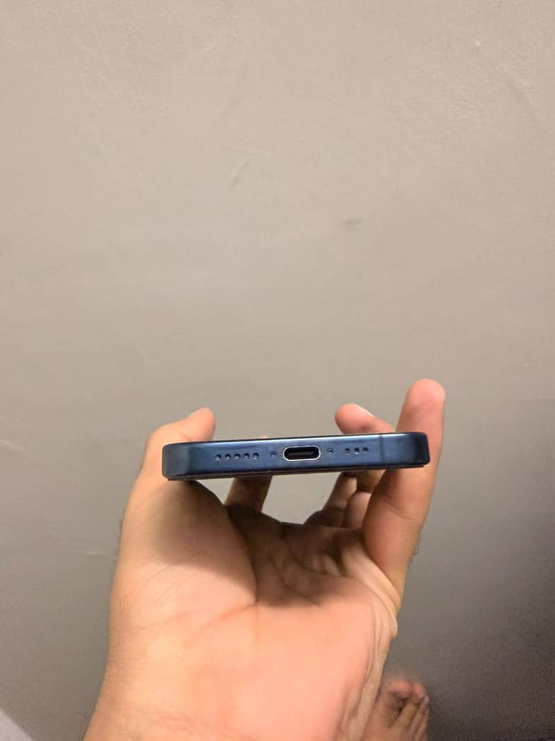 Apple iPhone 15 Pro 2