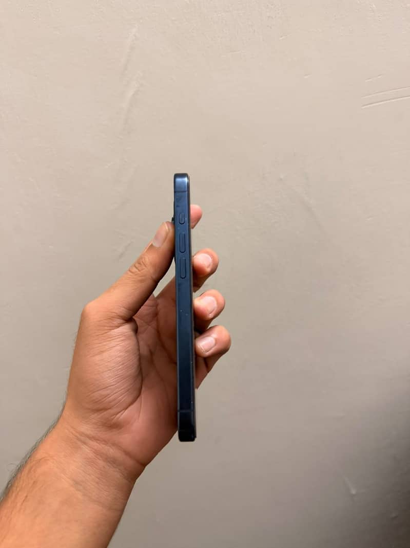Apple iPhone 15 Pro 4