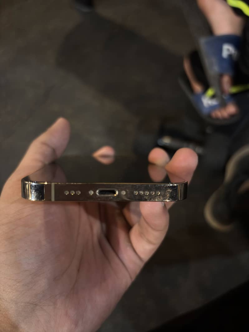 Apple iPhone 13 Pro 2