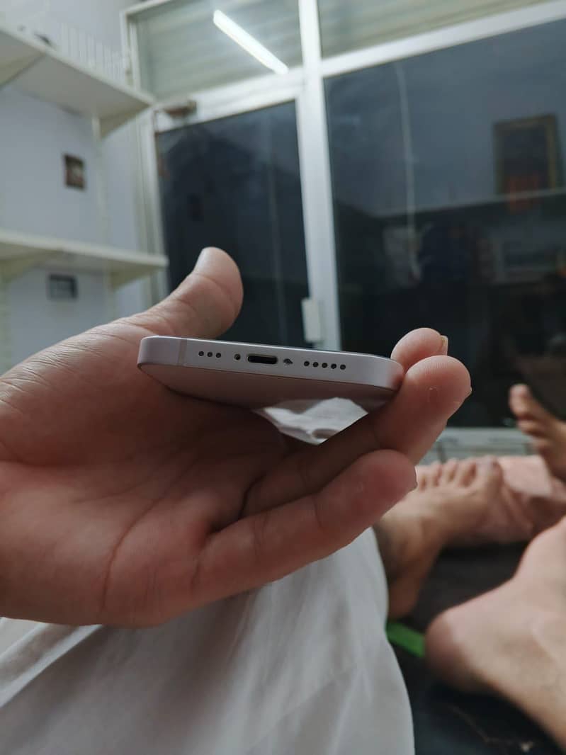 Apple iPhone 13 1