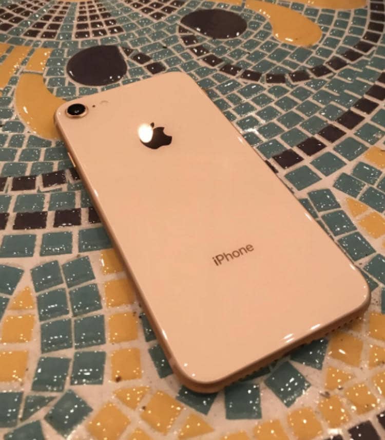 Apple iPhone 8 0
