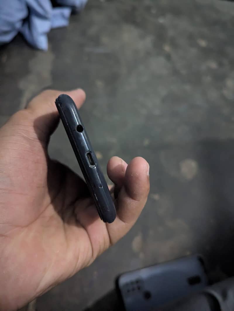 Tecno Pova 6