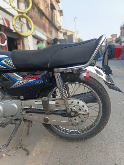 Urgent Honda CG 125 2025 Punjab Registered  10/10 Condition Sialkot