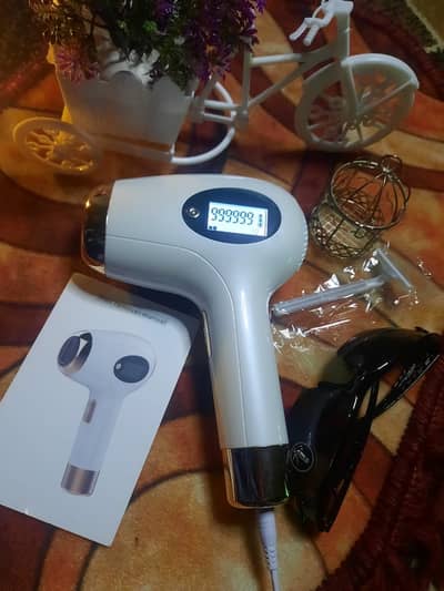 Laser hair removal device