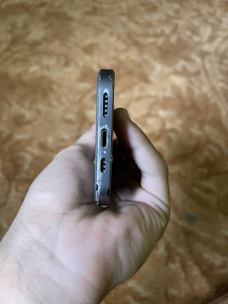 Apple iPhone 12 Pro 2