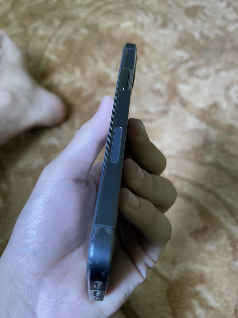 Apple iPhone 12 Pro 3