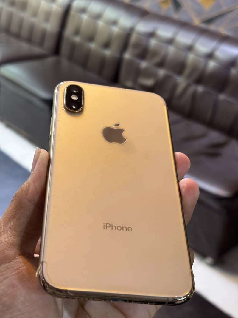 Apple iPhone XS 4