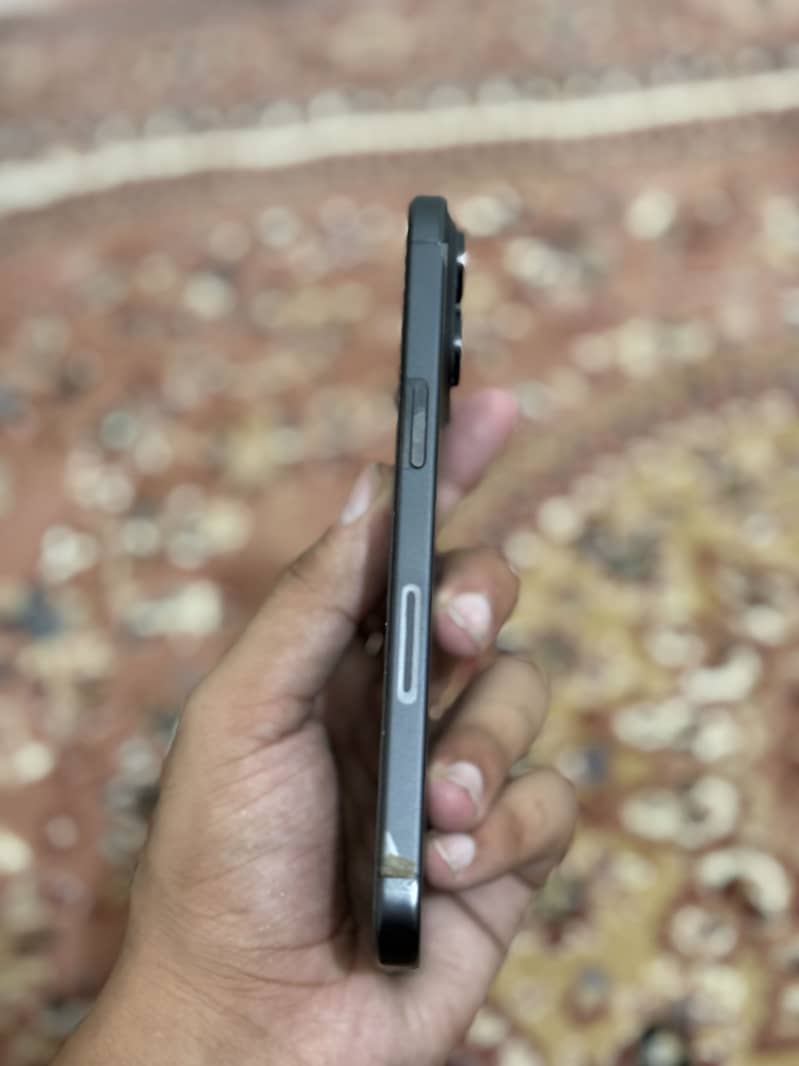 Apple iPhone 15 Pro Max 0