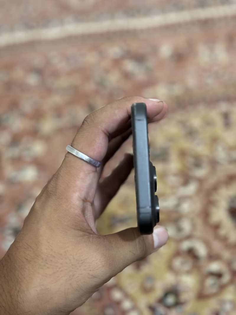 Apple iPhone 15 Pro Max 3