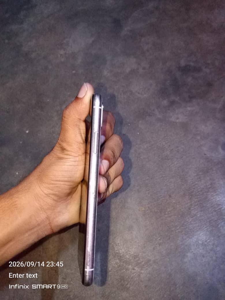 Apple iPhone X 2