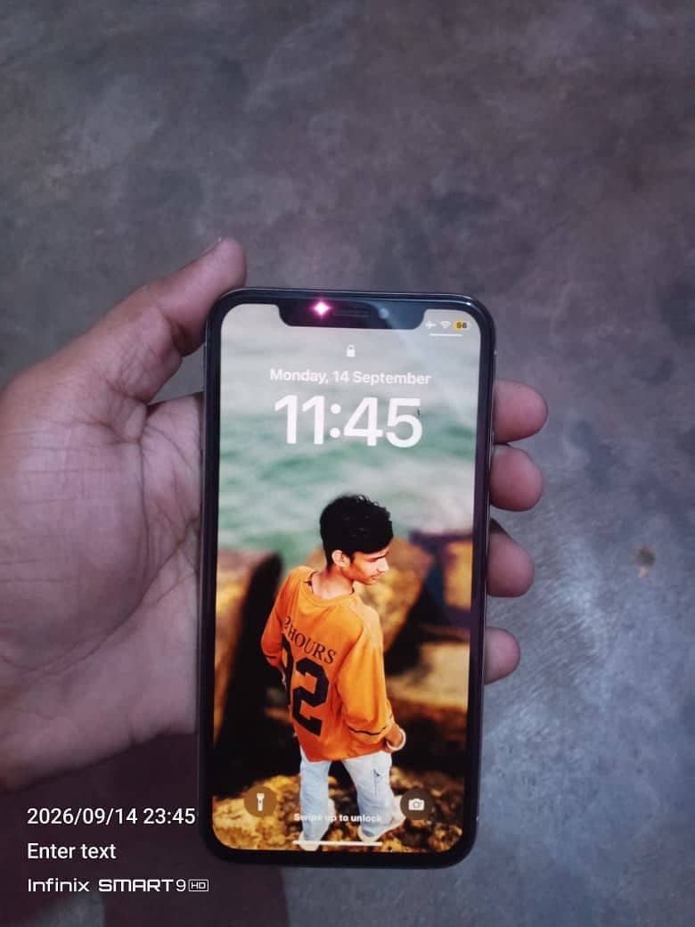 Apple iPhone X 3