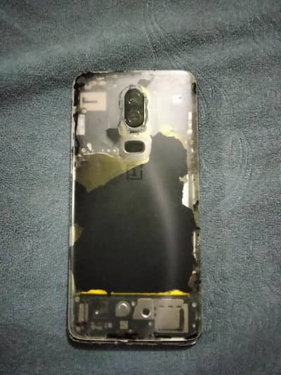 One Plus 6 for parts and can be fixed