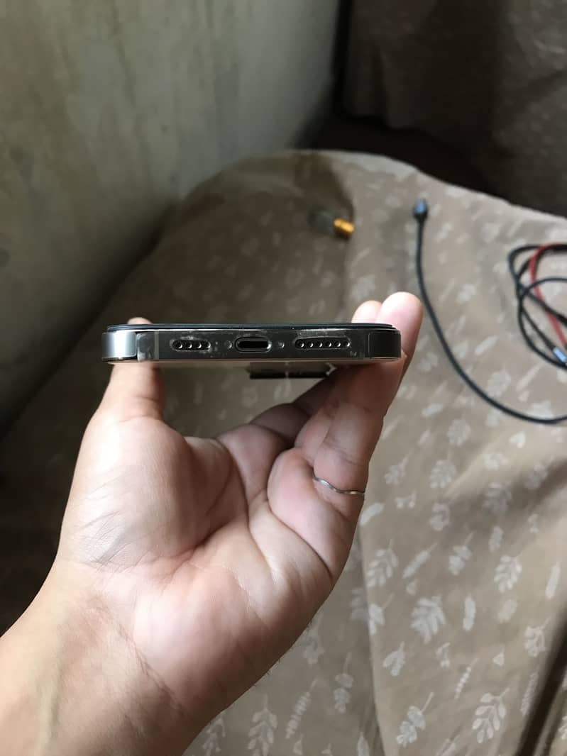 Apple iPhone 14 Pro Max 6