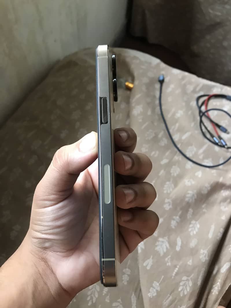 Apple iPhone 14 Pro Max 8