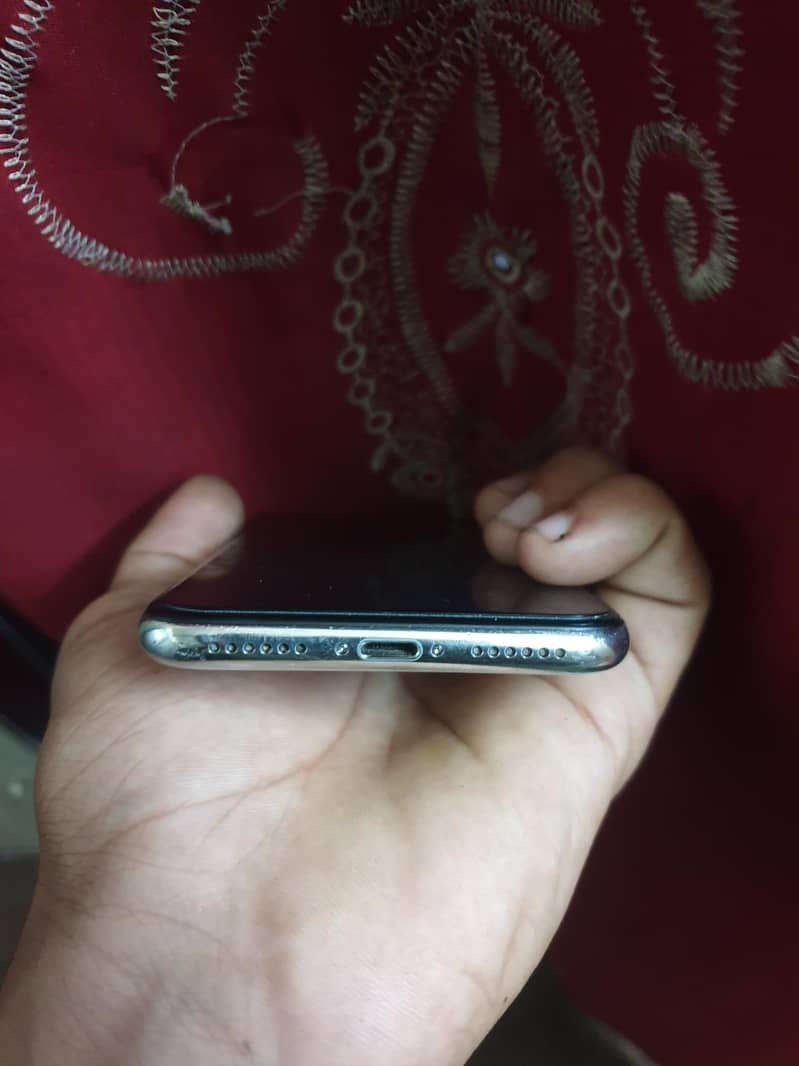 Apple iPhone X 3