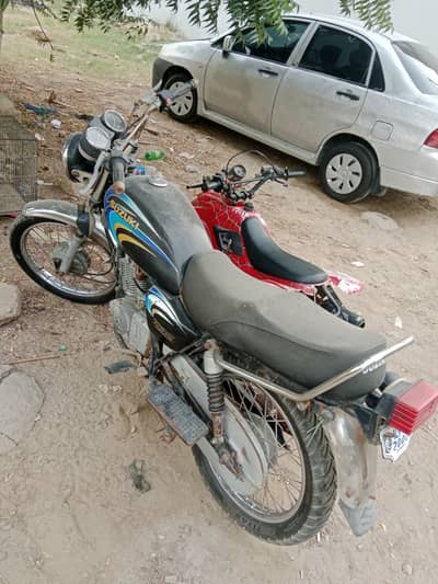 Suzuki GS 150 2011