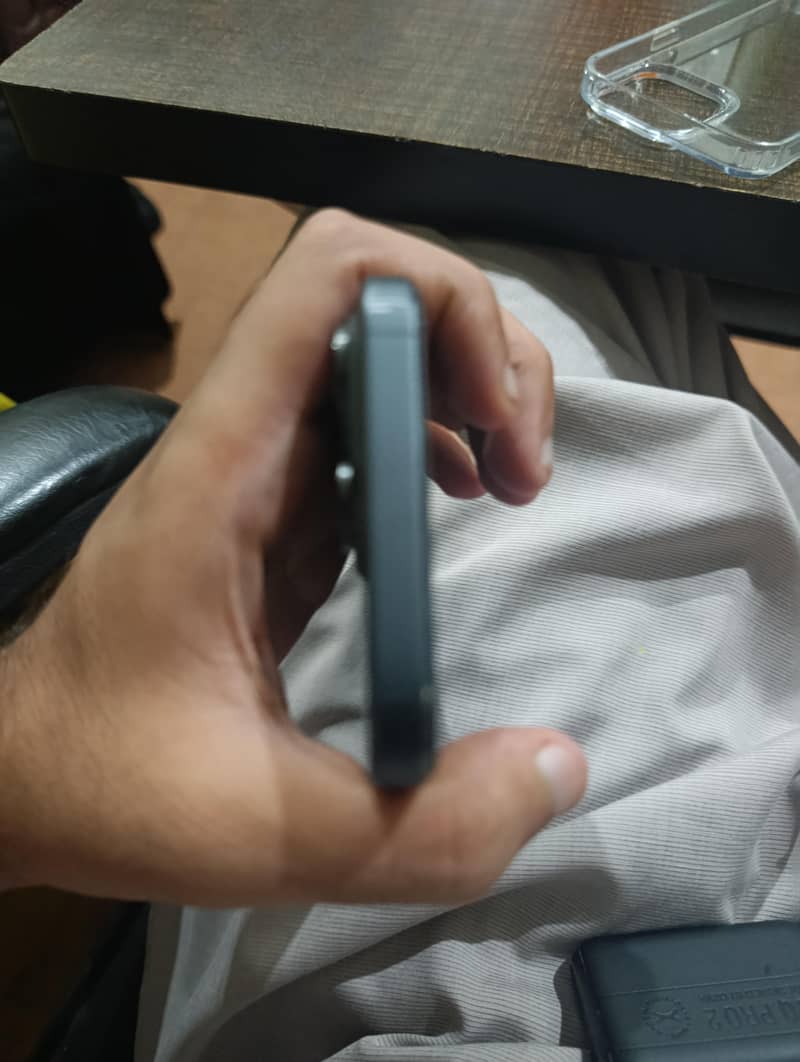 Apple iPhone 15 Pro Max 5