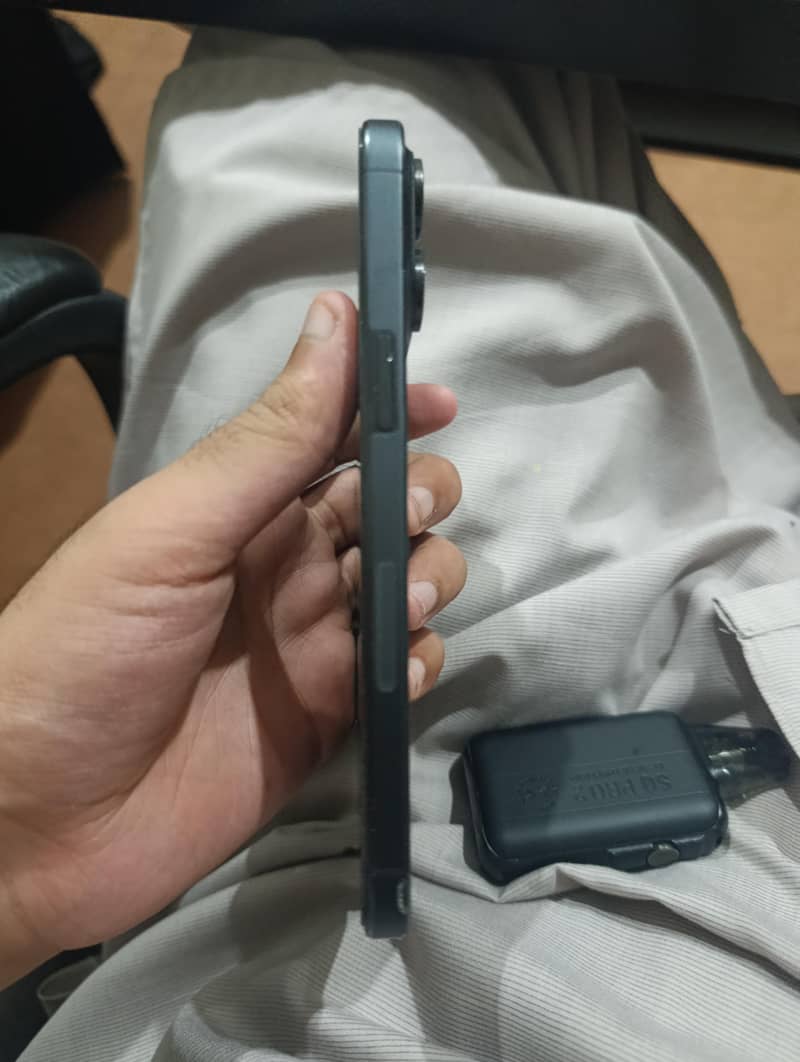 Apple iPhone 15 Pro Max 7