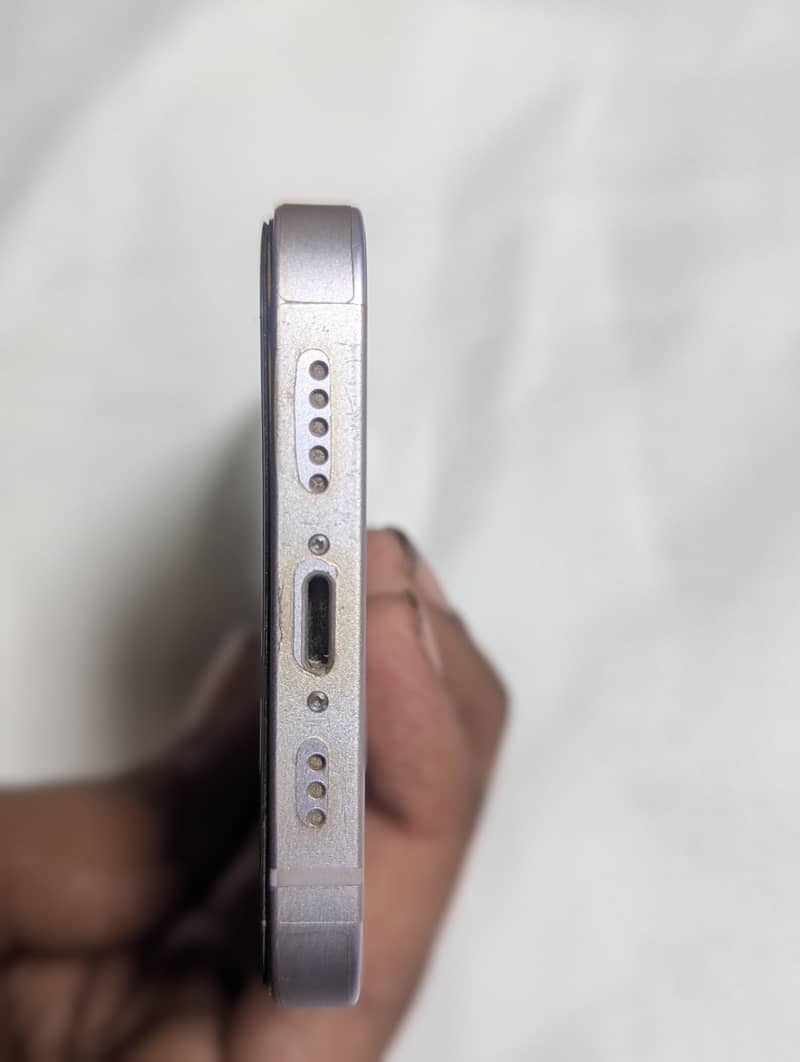 Apple iPhone 14 3