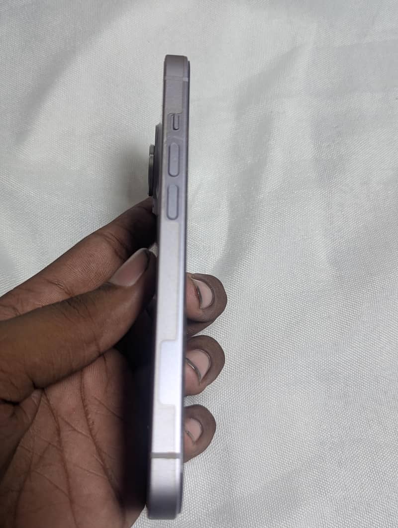 Apple iPhone 14 4