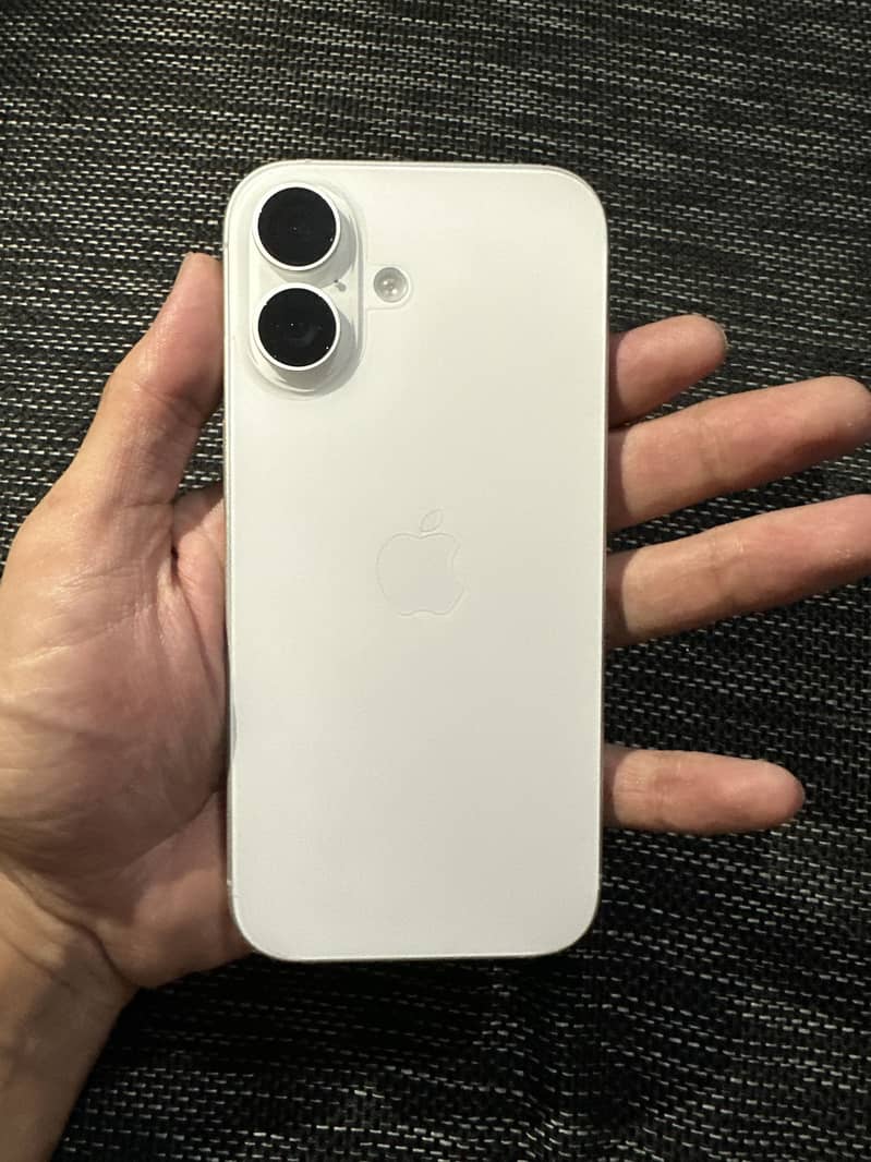 Apple iPhone 17 0