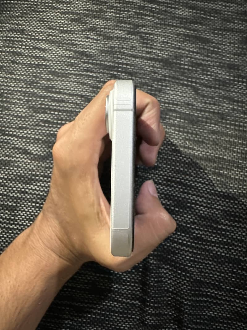 Apple iPhone 17 5