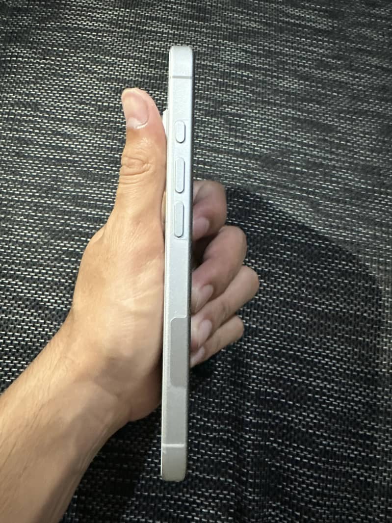 Apple iPhone 17 6