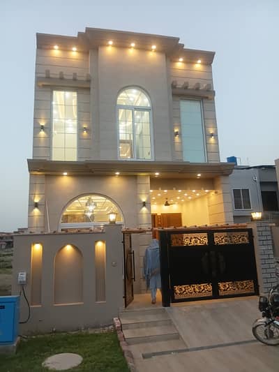 5 Marla Double Story Brand New Luxury House For Sale