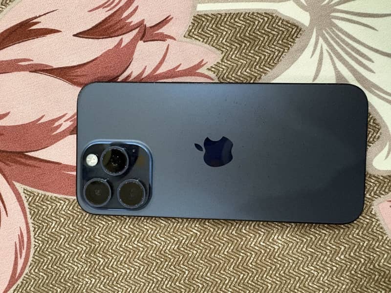 Apple iPhone 15 Pro Max 5