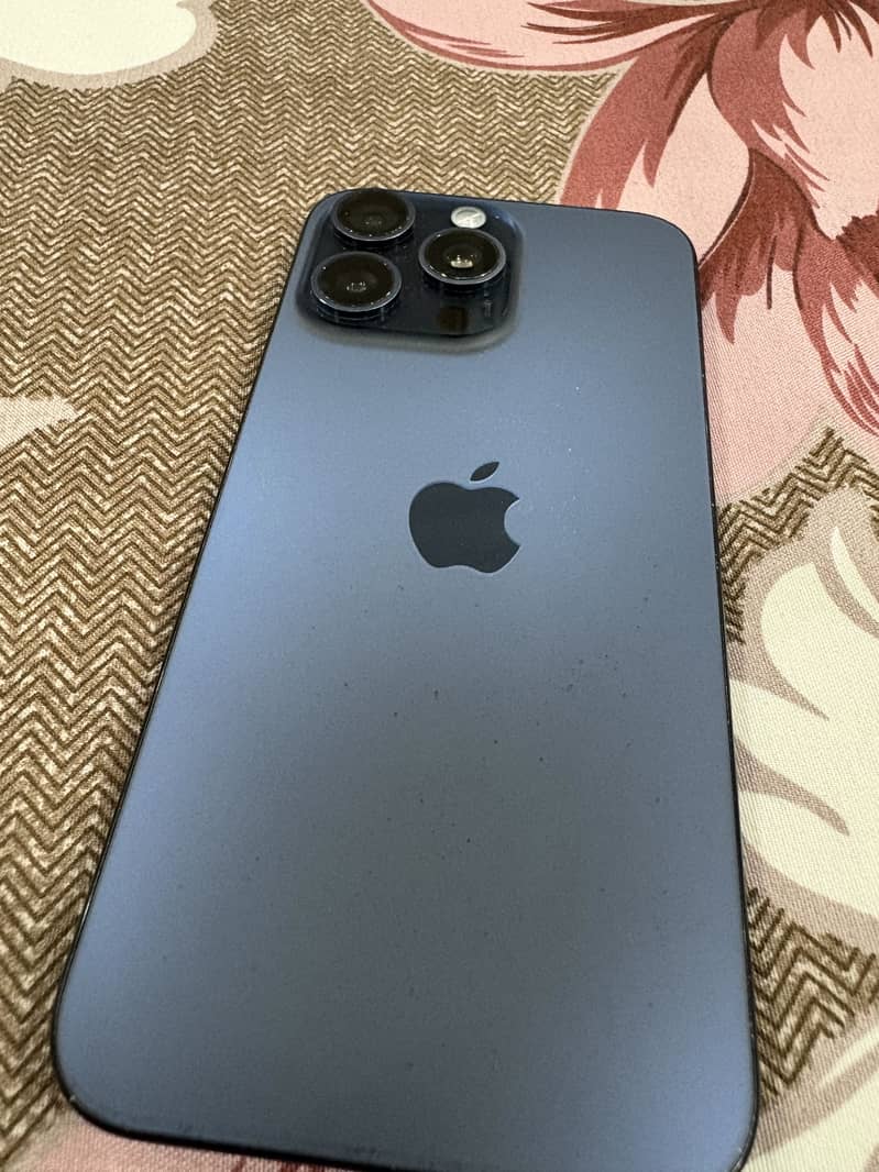 Apple iPhone 15 Pro Max 6