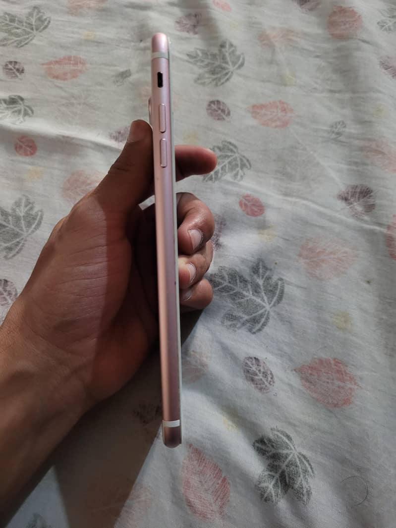 Apple iPhone 7 Plus 2