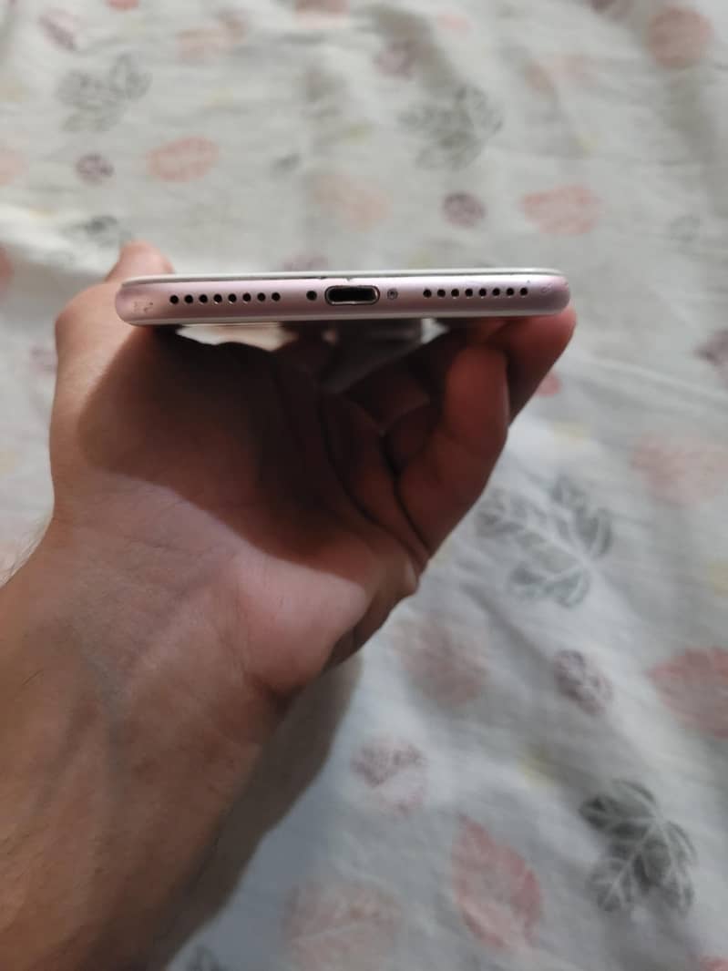 Apple iPhone 7 Plus 3