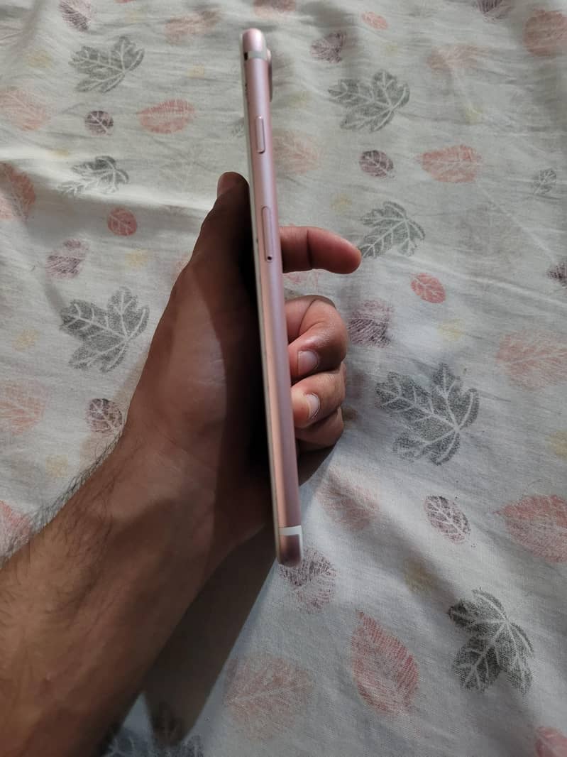 Apple iPhone 7 Plus 4