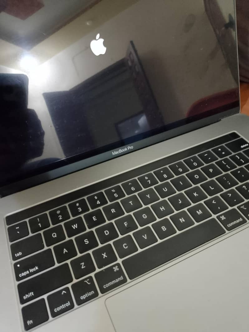 mac book pro 19 0