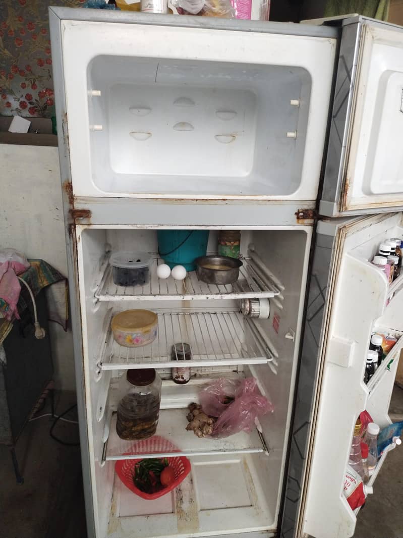 Medium Size fridge 1