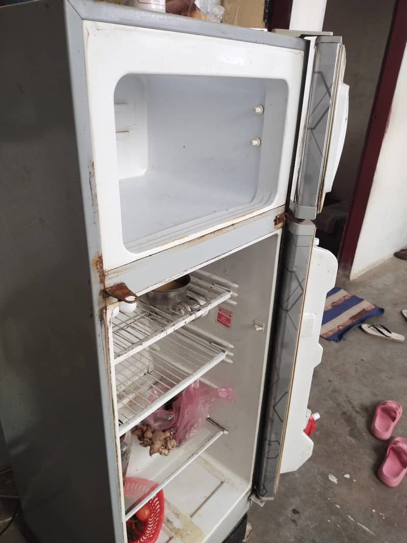Medium Size fridge 6