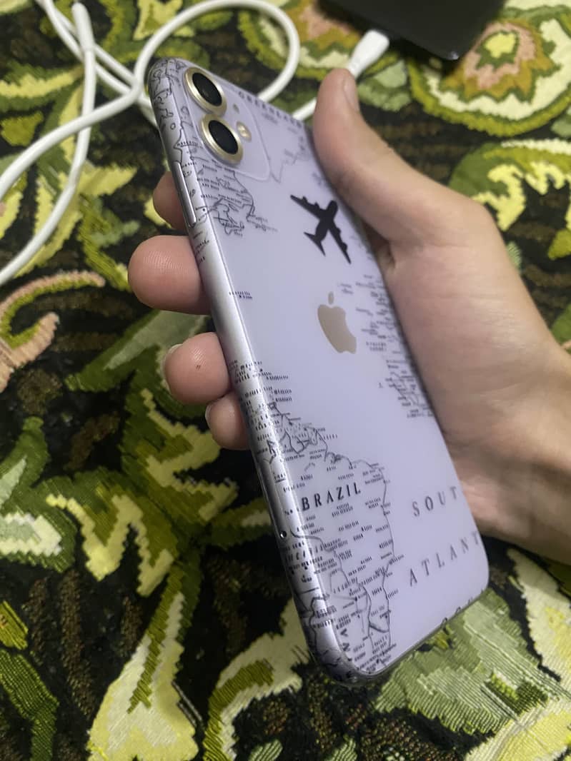 Apple iPhone 11 7