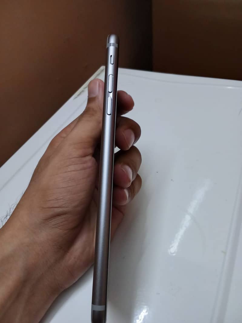 Apple iPhone 6S Plus 2