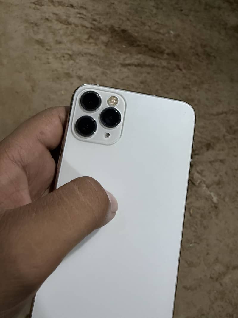 Apple iPhone 11 Pro Max 3